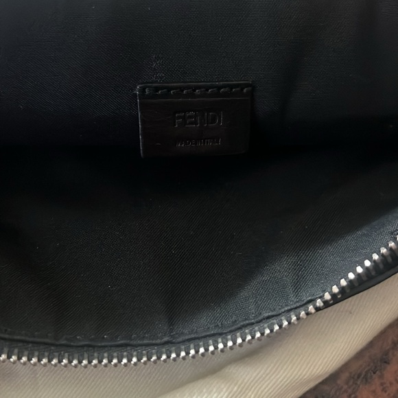 FENDI CLUTCH - Picture 6 of 6